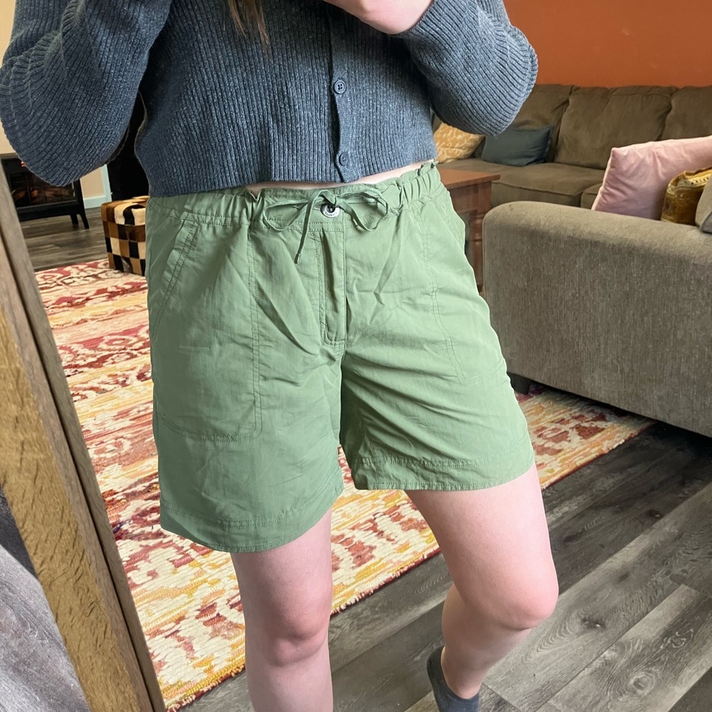 Patagonia Upcountry Shorts Size 8 Women Hiking 57205 Green Cargo Elastic Waist